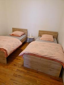 Appartements Bien E Proche Lyon St Exupery St Quentin Fallavier Village de marques : photos des chambres