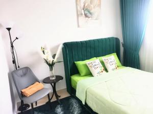 Alanis Lovely Stay