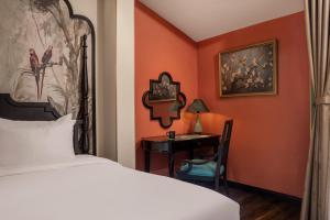 Phòng Deluxe Giường Đôi Có Ban Công (Deluxe Double Room with Balcony)