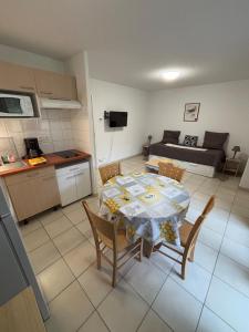 Arreau C - Logement avec Parking et piscine en été