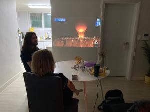 Giường Tầng Trong Phòng Ngủ Tập Thể Cho Nam Và Nữ (Bunk Bed in Mixed Dormitory Room)