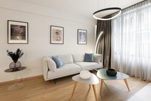 Innovative 2-BR futuristic flat in Ladadika