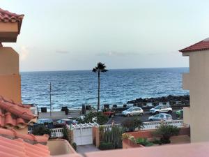 Caletillas Black sand 1º linea playa & piscina & wifi