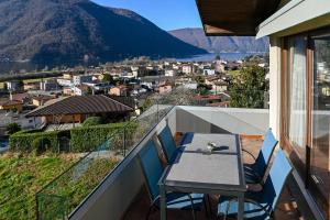 Miralago by Quokka 360 - flat in the gulf of Melano