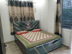 Maa Niwas