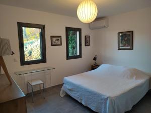 Villas Superbe villa Calista classee 5 Etoiles pour 10 personnes avec piscine vue mer, proche des plages et du Circuit du Castellet Paul Ricard : photos des chambres