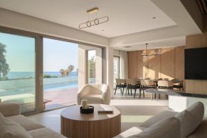 Marae Villa - Beachside Living by etouri