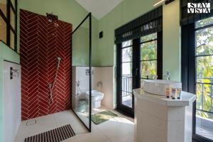 StayVista at Casa PuMa with Pool & WiFi