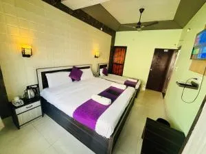 Hotel Mother land near ganga ghat - Kankhal