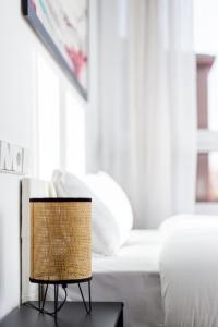 Sunny studio with AC in Hortaleza