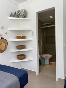 13A- Pé na areia do Tombo, 2 quartos com ar condicionado, sala, cozinha, 2 banheiros, 1 vaga, com roupa de cama e wi-fi Vivo Fibra