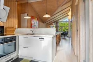 Near Beach Center, Quiet And Secluded Lot