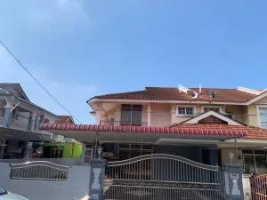Awani Homestay Seberang Jaya - Kampong Telok