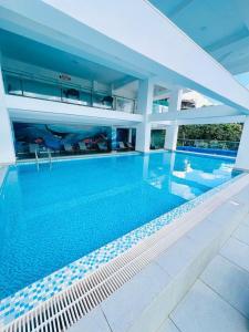 luxurious three bedroom apartment with heated swimming pool fully equipped ample parking space and relaxing rooftop with amazing city views