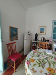 Sunny apartment next to the Acropolis