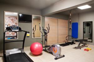 Villa AnnaNiko, Luxury Villa, 2 Heated Pools, Jacuzzi, Gym, Stunning Views, Green Energy