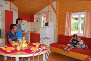 Villages vacances Lagrange Grand Bleu Vacances – Residence Les Pescalunes : photos des chambres