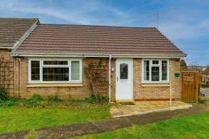 Wootton 2-Bedroom Bungalow - Hardingstone