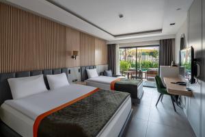 Deluxe Double or Twin Room with Pool Access room in Pgs Kiris Resort