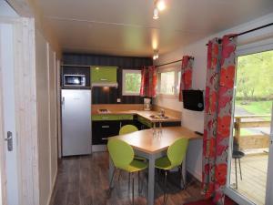 Campings Camping Les Vernieres La Bourboule Sancy : photos des chambres