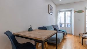 Modern Apartment in Bairro Alto by LovelyStay