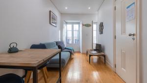 Modern Apartment in Bairro Alto by LovelyStay