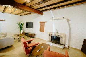 Rustic Elegance in Omodos