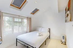 1 Bedroom, Near Alexandra Palace - London - Kings Cross - Suite 3 - New Southgate