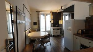 05 Grand studio near Châtelet