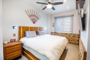 Pavilion Condo - 2 Pools, 2 Hot Tubs, Gym, BBQ