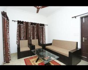 Nainigreen Valley Kainchidham Luxurious Homestay