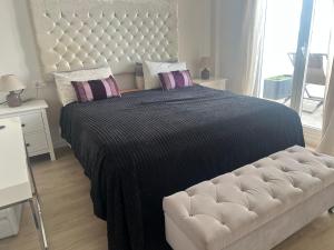 Habitación En Casa de Familia Room in family home Solamente para personas tranquilas Only quiet people