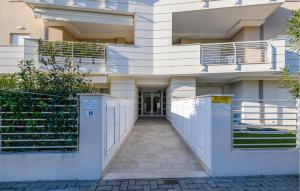 Cozy Apartment In Tortoreto Lido