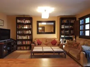 Charming Pyrenean house - Espuéndolas