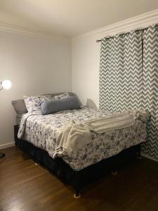 English Rose Garden Cottage near Roseville, CA