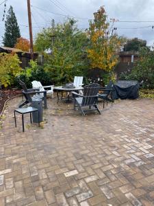 English Rose Garden Cottage near Roseville, CA