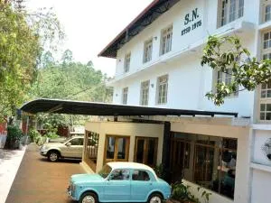 Hotel SN - Devikolam