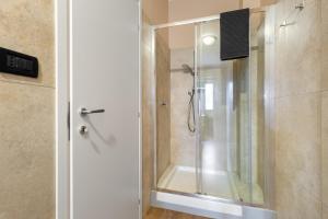 5 min da Metro Industrial Design Suite