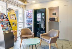 Hotels B&B HOTEL Lyon St Priest : photos des chambres