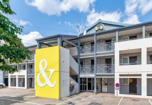 Hotels B&B HOTEL Lyon St Priest : photos des chambres