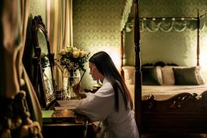 Junior Suite with Canal View room in Hotel Al Ponte Dei Sospiri