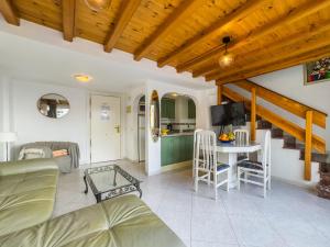 Skol 408A 2 Bedrooms Duplex with Sea Views