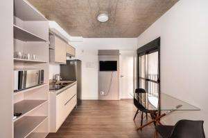 36 New studio balcony Paulista