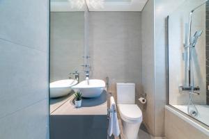 Elegant 1BR with Balcony & Views in Business Bay