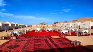 Touaregs Camp Erg Lihoudi