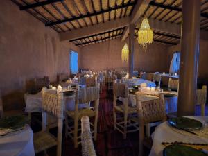 Touaregs Camp Erg Lihoudi