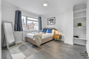 5 Bedroom Central Townhouse with Parking that Sleeps 9