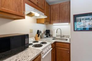 Mountain Inn Lodge 59 with Wintergreen Advantage
