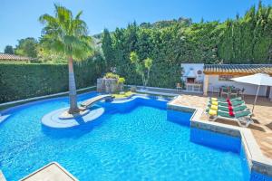 Villa Pinos by Villa Plus