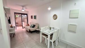 Apto moderno com miniquintal próprio e piscina